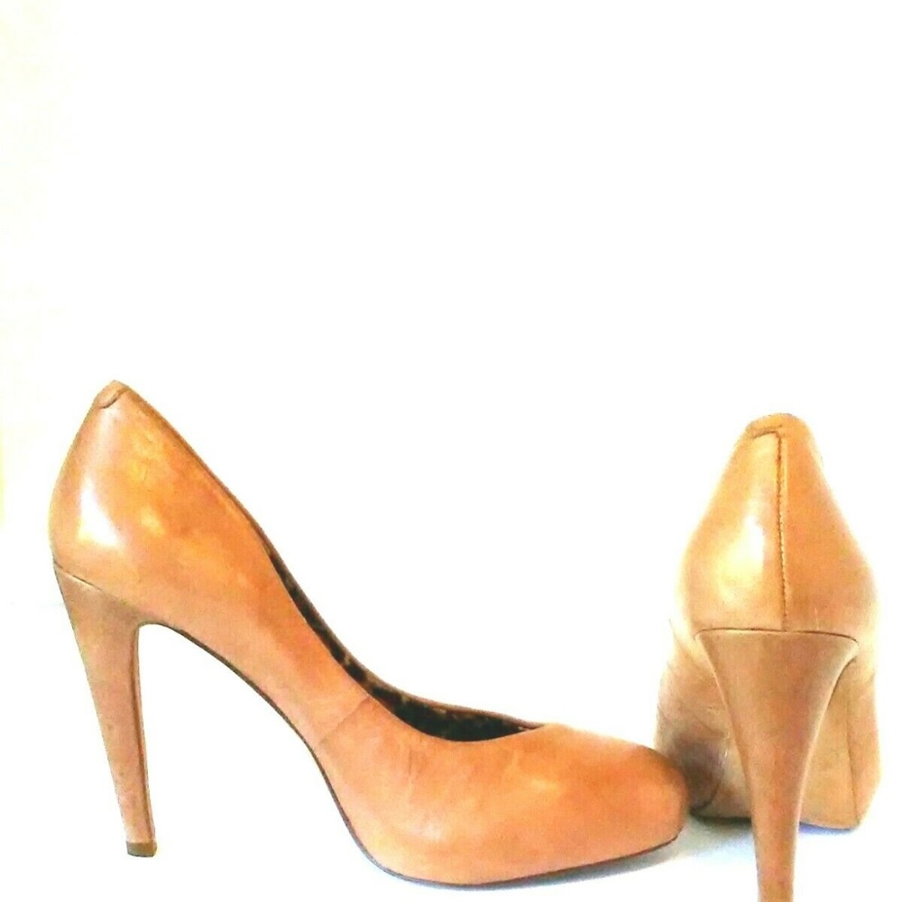 Jessica Simpson Beige Leather Pumps 7B